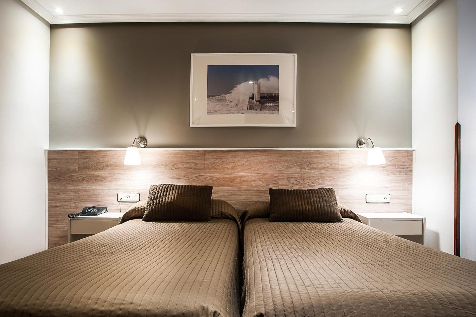 Hotel Don Pepe Ria リバデセリャ 部屋 写真